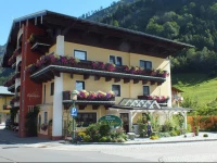 Oberreiter am Dorfbrunnen