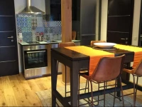 The Green House, Zum GrГјnen Haus