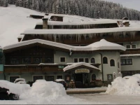 Familien- und Sporthotel HГ¶hlenstein