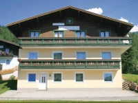 Three-Bedroom Apartment with Mountain View in Wagrain