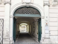 Flatprovider - Cosy Central Apartment