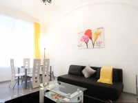 Joes Apartments - 1030