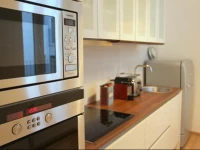 Moderne Stadtwohnung mit Balkon