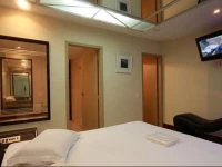 Flash Hotel (Adults Only)