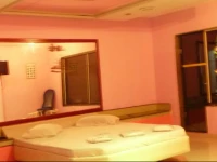 Lips Motel (Adult Only)