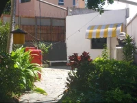 UP Whiteblack Hostel