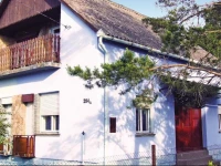Holiday home KГ¶zГ©p u-Balatonfenyves