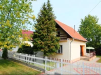 Villa BalatonszГЎrszГі 2