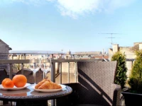 Broadway Center Rooftop View Apartment