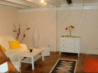 Chain Bridge Apartment