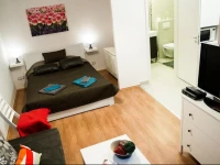 Cool! Downtown Apartment