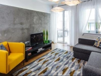 Five Seasons Fashion Apartment