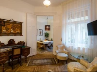 Gold Pearl Apartment