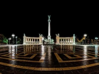 Heroes Square Apartment