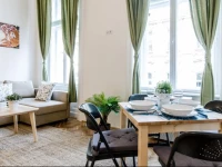 Lavender Roomy Apartment