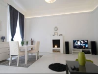 Market Hall Apt In Centre