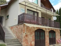 AkГЎcia VendГ©ghГЎz BГјkkszГ©k