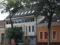 Minerva PanziГі, Г‰tterem - KГЎvГ©zГі