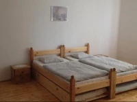 HГЎrom KГ­vГЎnsГЎg VendГ©ghГЎz