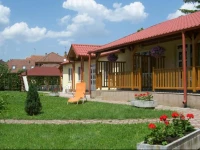 Aqua Azur Apartments and Guesthouse