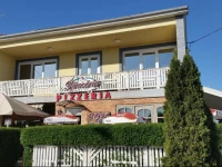 Clock Cafe PizzГ©ria Г©s PanziГі