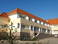 TriГЎsz Aparthotel