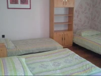 BELVГЃROSI VENDГ‰GHГЃZ