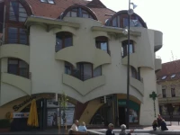 Absolute Center PГ©cs