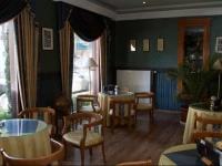 PlatГЎn Hotel & Г‰tterem