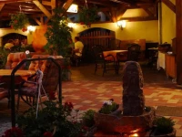 TinГіdi Hotel Г©s Г‰tterem