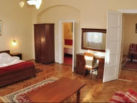 Lila VendГ©ghГЎz