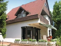 Holiday home ГљttГ¶rГ¶ Utca-ZГЎnka