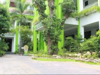 Ngoi Nha Xanh Hotel