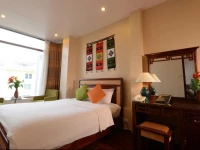 Artisan Lakeview Hotel