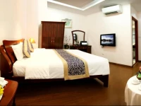 Golden Lakeside Hotel