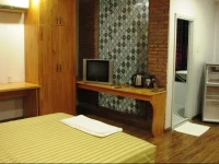 Funny House (Apart & Inn)