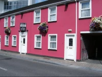 Kennys Guest House 3*