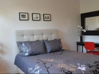 Le Laurier Cottage by HomeInMontreal