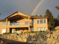 Above Naramata Bed & Breakfast