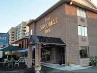 Diplomat Inn