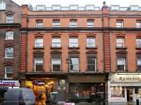 Play and Stay in the Heart of London