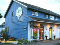 Tofino Paddlers Inn