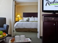 Radisson Suites Hotel Toronto Airport
