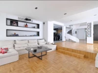 Penthouse Apartment Pela