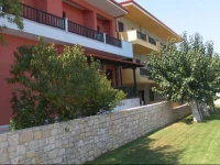Nikos Apartments