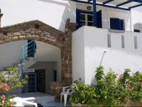 Flora Apartments & Studios 2*