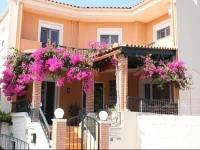 Psaromoura Residence