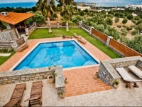 Villa St. Nicolas & Theano