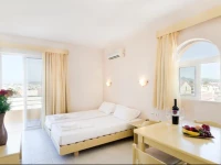 Eugenia Studios & Apartments