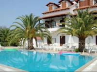 Captains Studios & Apartments 2*